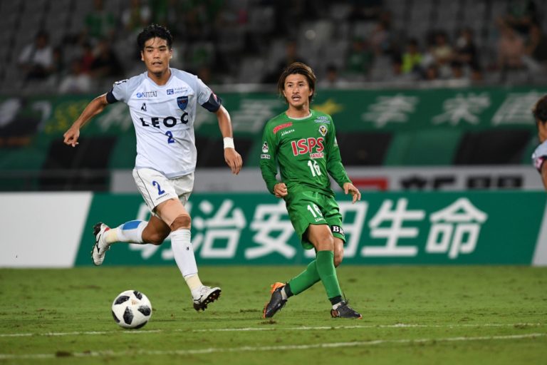 J2上位対決、泉澤仁の鮮烈ショット！東京vが3位横浜fcと勝点で並ぶ 