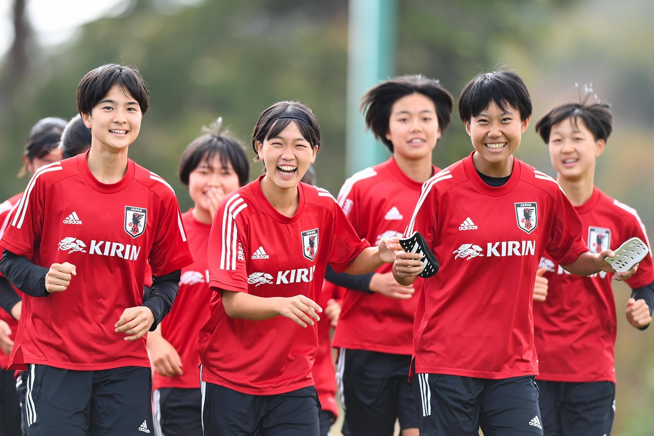 U 16日本女子代表候補が合宿 明るくて逞しい28選手が貪欲にサッカーと向き合う サカノワ