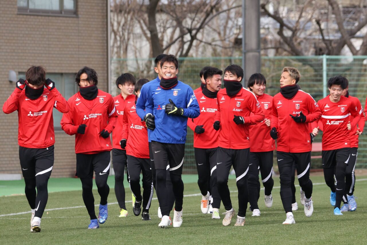 浦和レッズ　練習着サッカー・フットサル