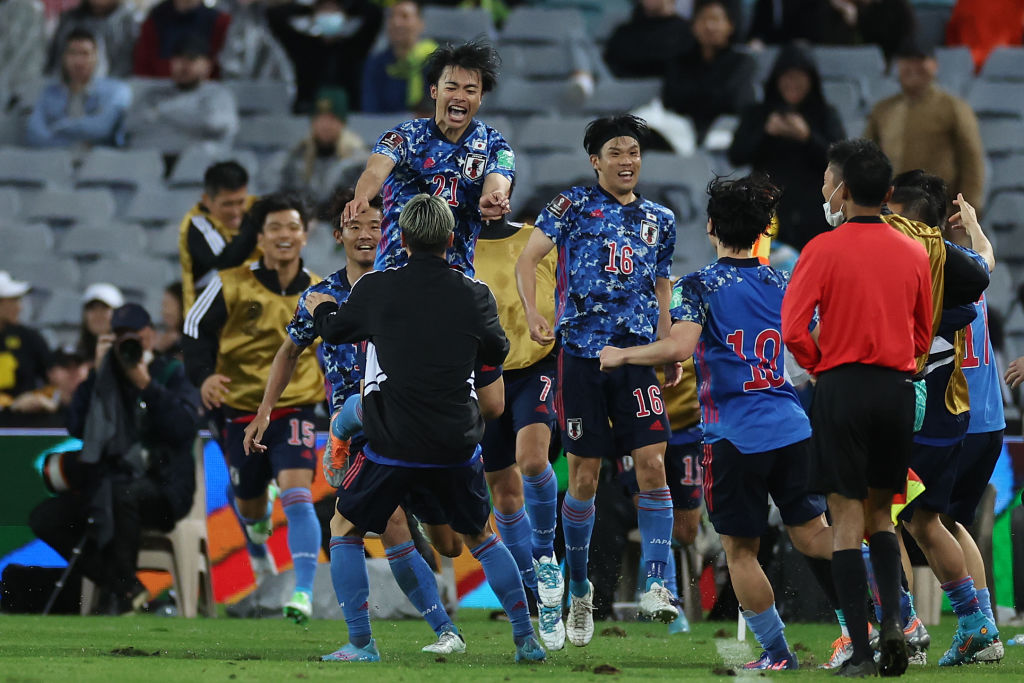 日本代表 全部出し切りました ラスト６分投入の三笘薫が２ゴール オーストラリア撃破 ７大会連続のw杯出場を決める サカノワ