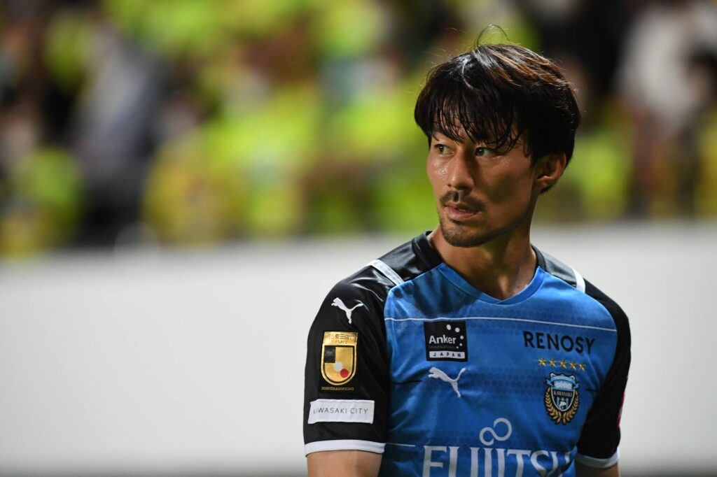 川崎 4-0 G大阪】家長昭博が驚愕オーバーヘッド。右足で完璧に突き刺す