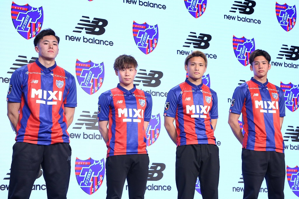 FC東京】新ユニフォーム披露、松木玖生が背番号変更を示唆「言わないで